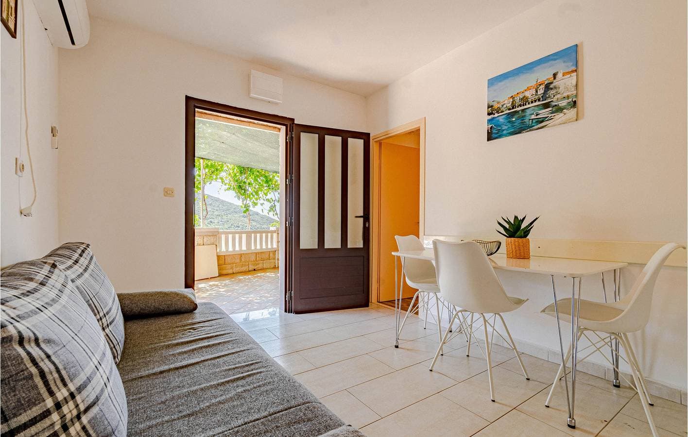 Foto 7 von 38: Reizende 2-Zimmer-Wohnung mit Pool, Terrasse und in Strandnähe