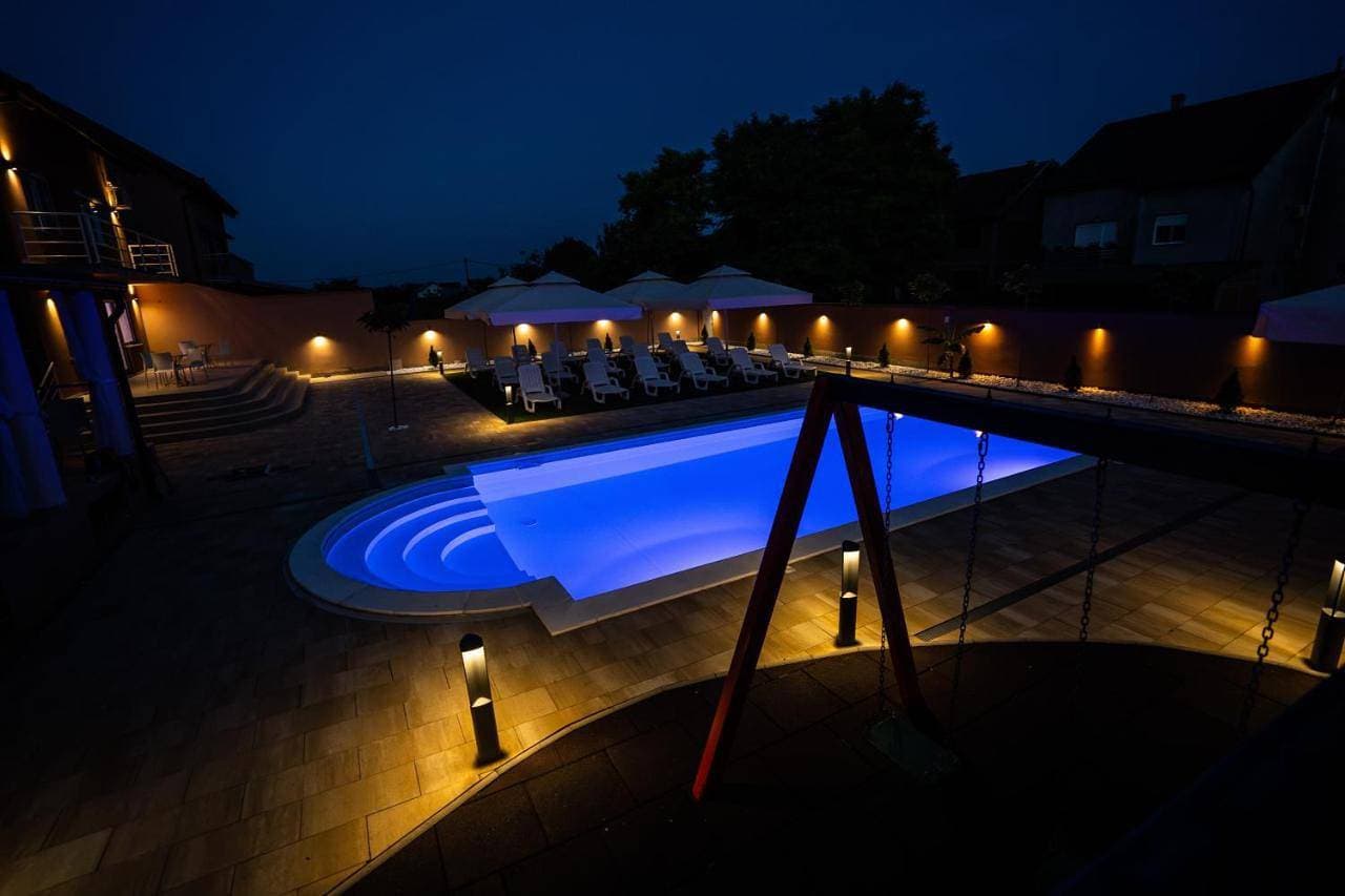 Foto 3 von 8: Villa with Private Pool