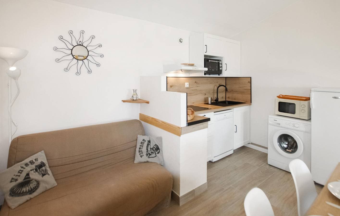 Foto 3 von 27: Gemütliche Wohnung mit Pool, Parkplatz, Garten & Internet in Bessas
