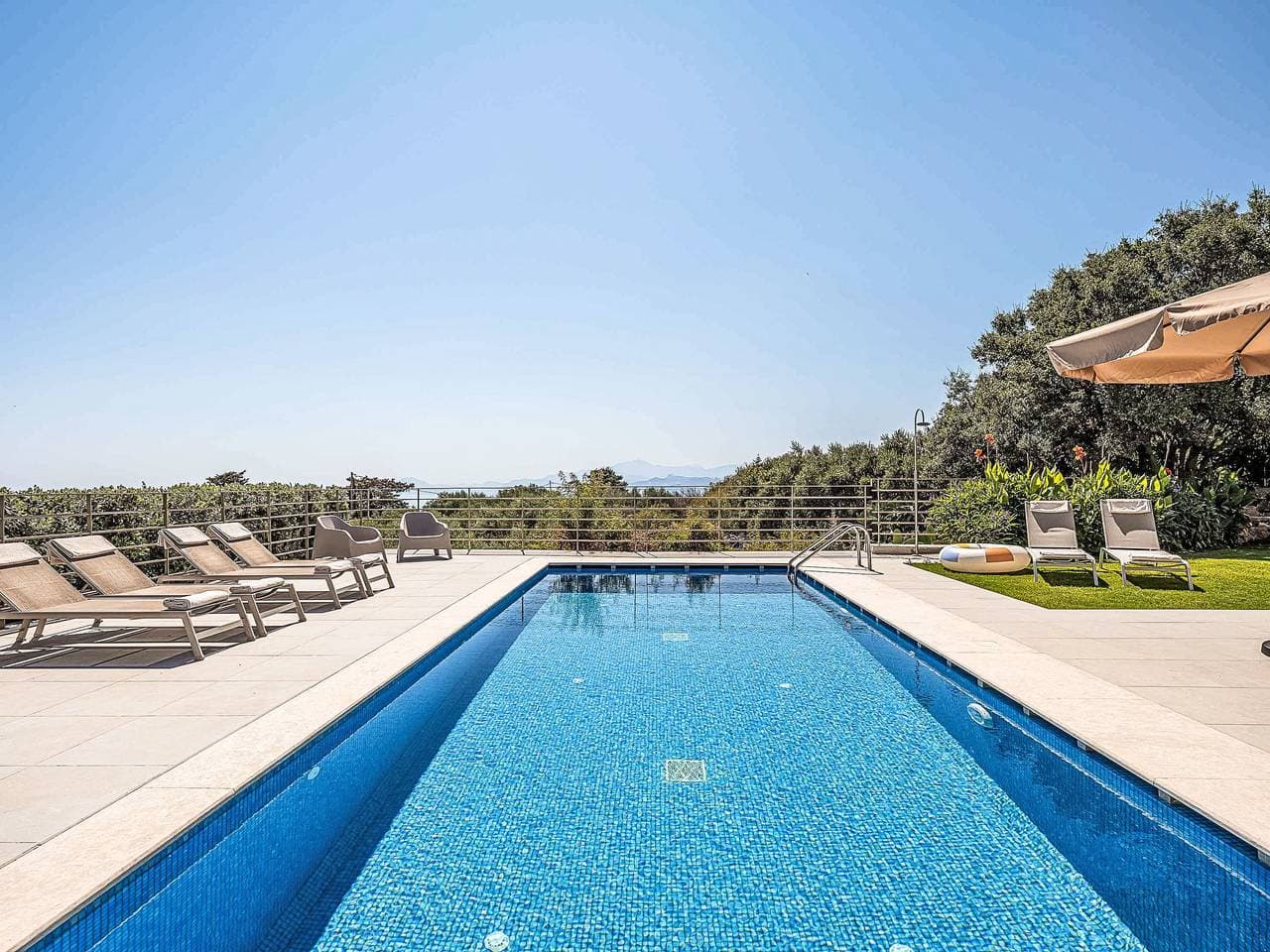 Foto 8 von 60: Villa Alya I "Beheizter" Pool, Luxus und Meerblick