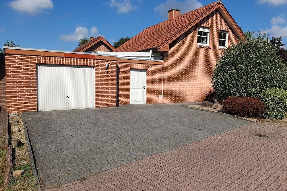 Foto 9 von 18: Ferienhaus Feriendomizil Seeluft in Haselünne direkt am See mit schöner Terrasse