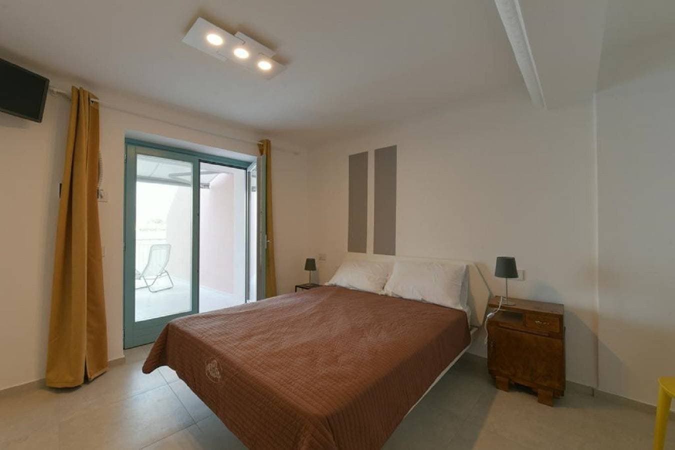 Foto 9 von 13: Stone apartment with lake view in Baveno