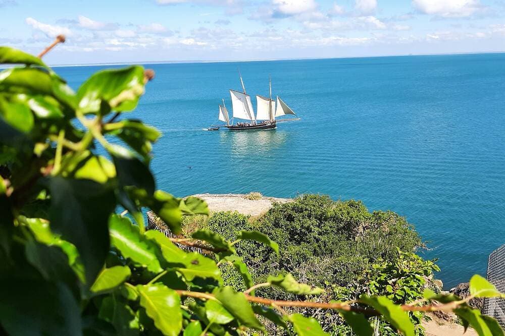 Foto 13 von 22: La Lanzardiere: the Doris 100m from Port-Mer beach