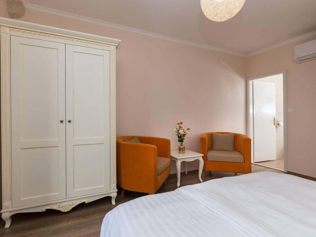 Foto 4 von 20: Apartment&Rooms Savonari - Superior Double Room with Balcony and Sea View (Soba 1)