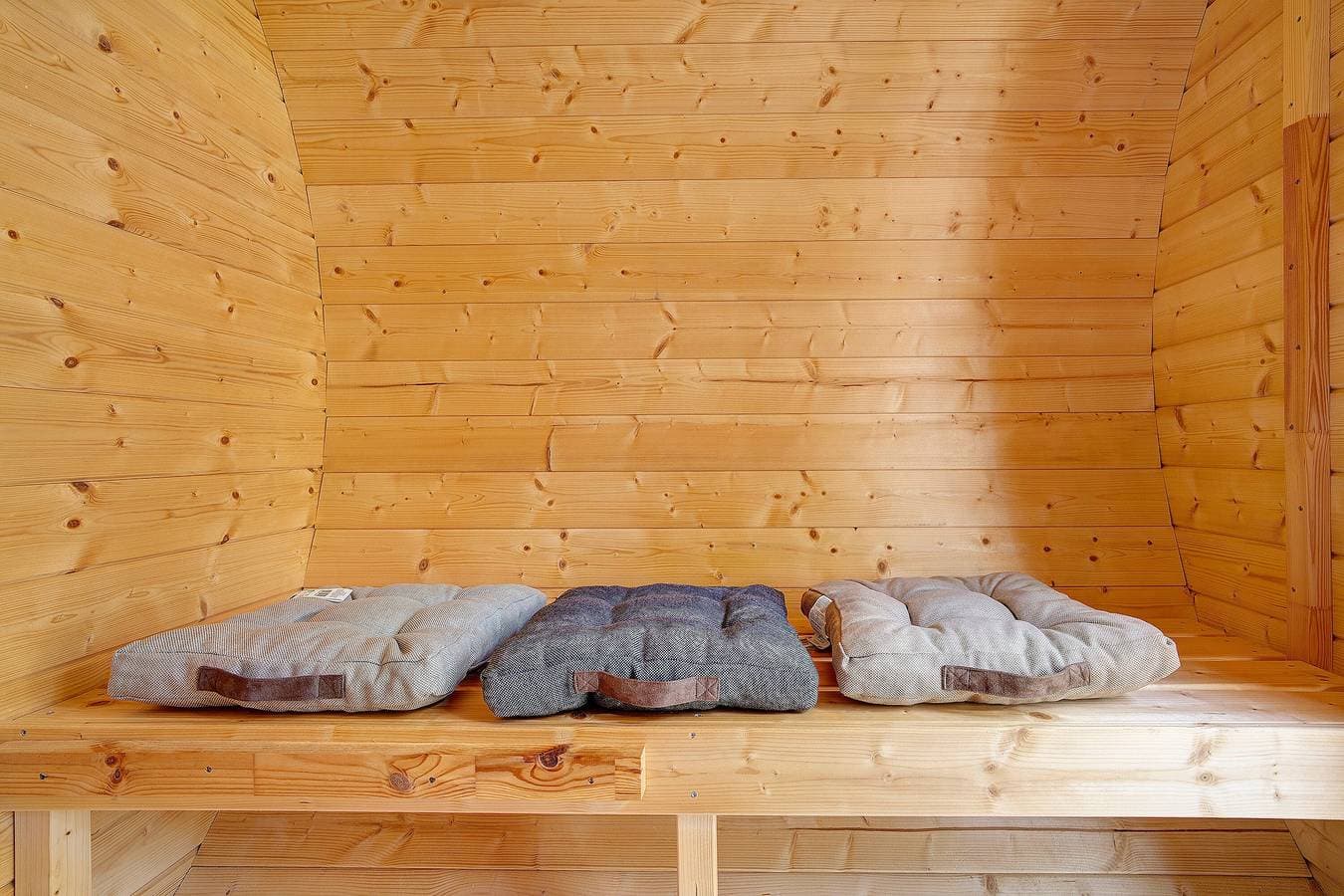 Foto 5 von 31: Tiny Home Beynac Lux im Wald – Ruhe, Natur & beheizter Pool
