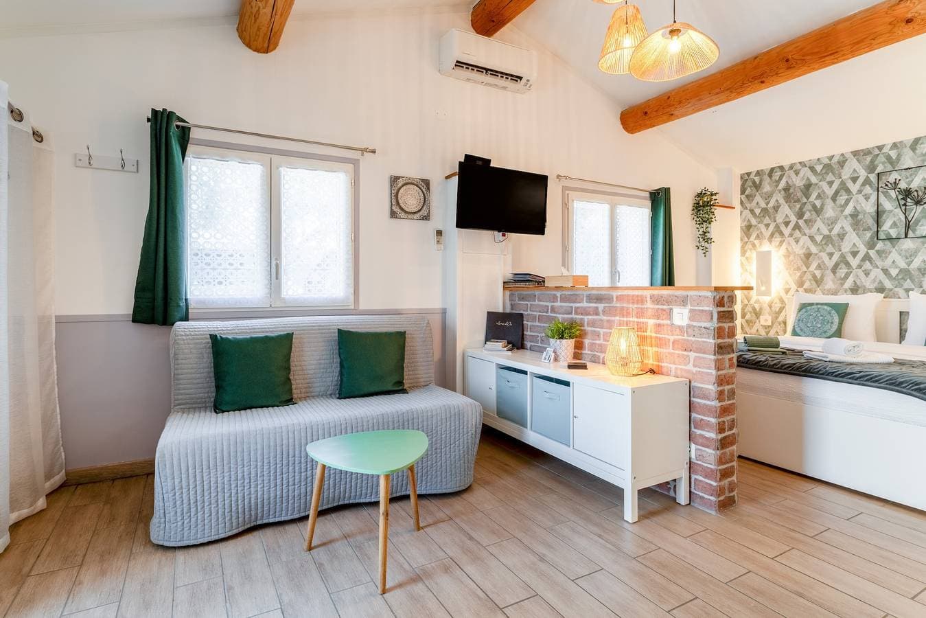 Foto 3 von 35: Studio 'La Petite Maison' mit Blick auf den Mont Ventoux, WLAN und Klimaanlage