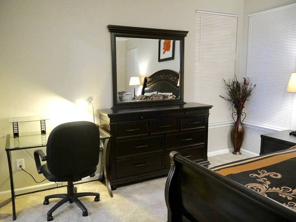Foto 7 von 46: Gorgeous 1 Bedroom With Free WIFI & Street Parking