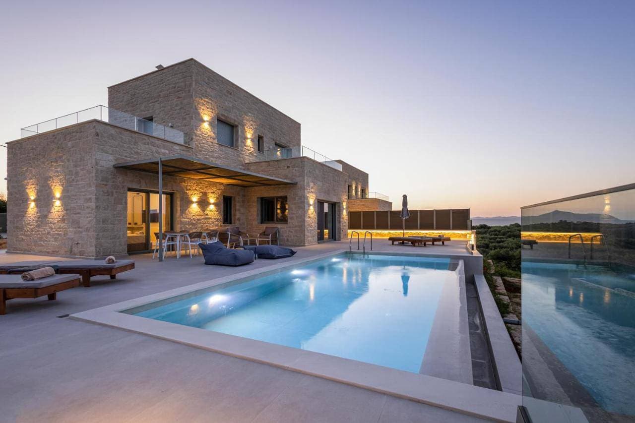 Foto 3 von 5: Villa with Private Pool