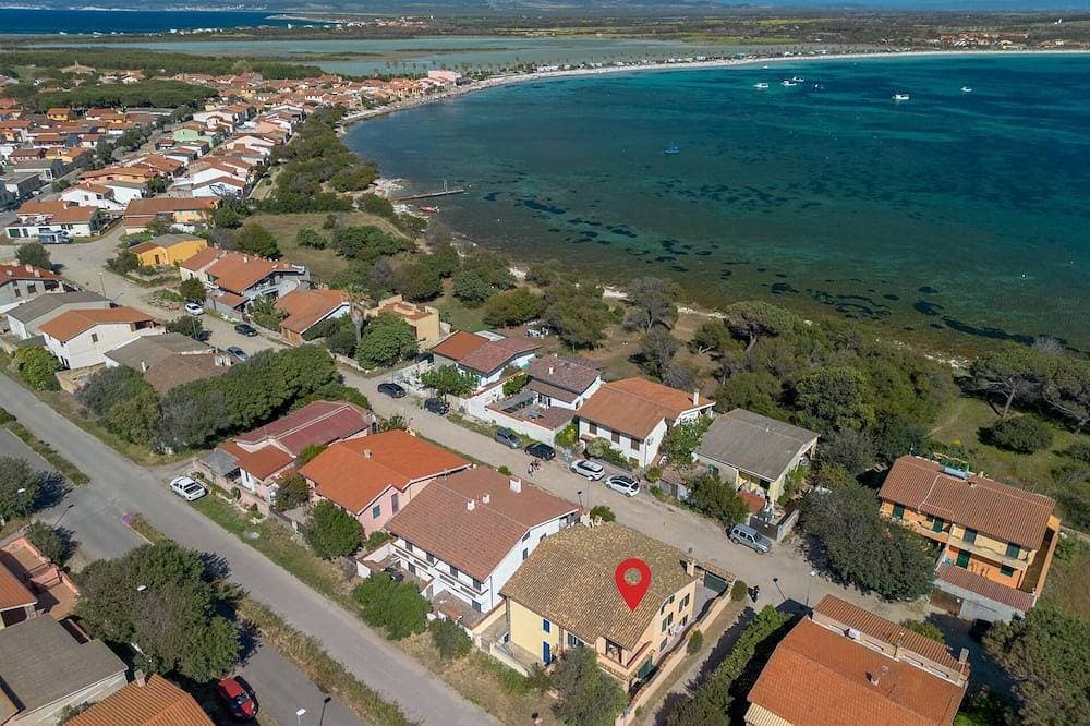 Just 50 steps from the beach: Vacation Home for 9 Guests & BBQ 1