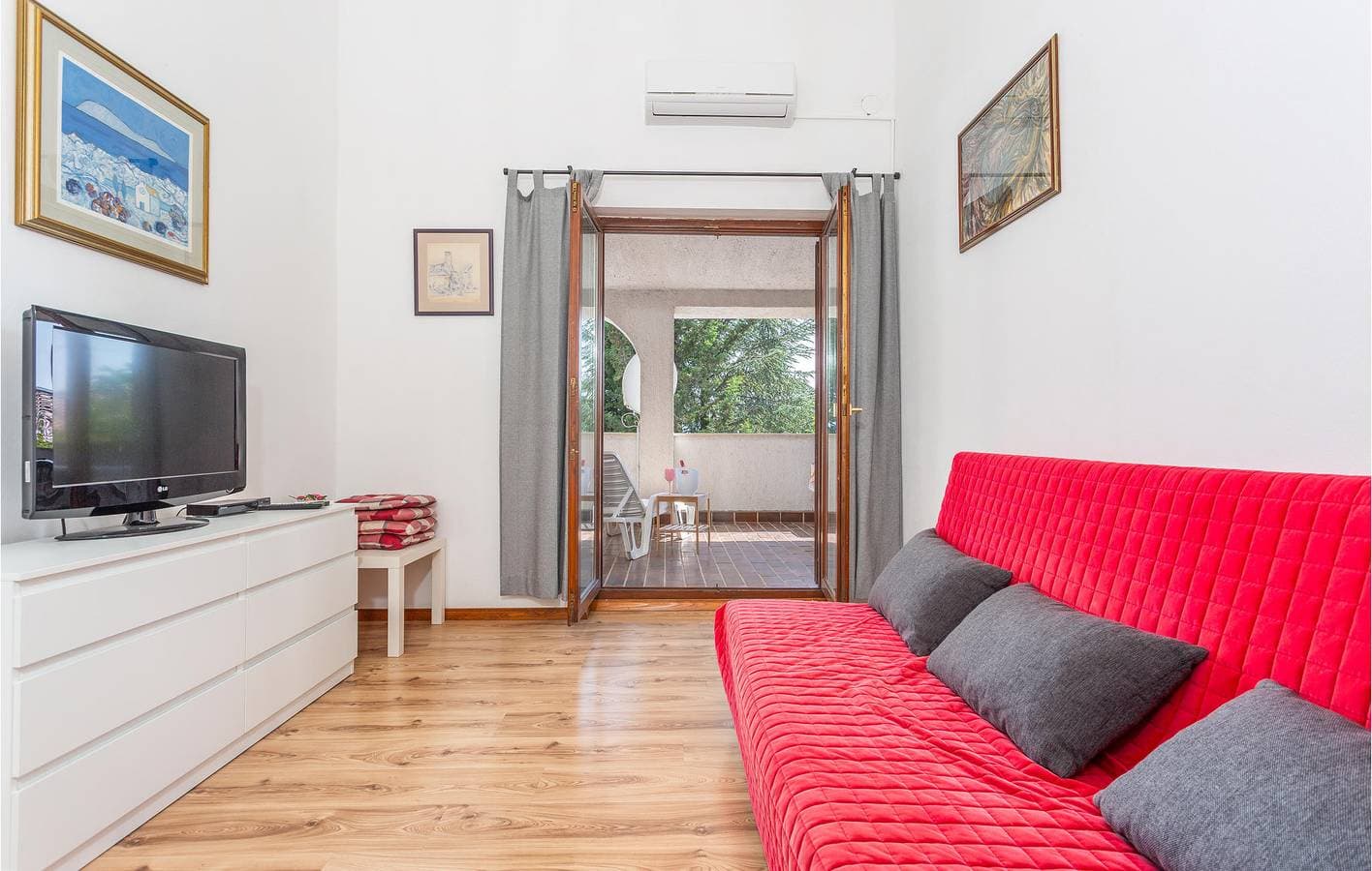 Foto 8 von 14: Gemütliches Apartment mit Terrasse, WLAN, Parkplatz und Strandzugang in der Nähe