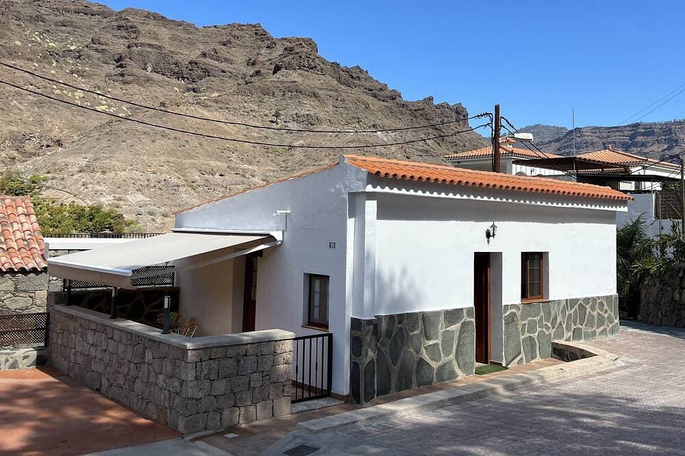 Rural finca with swimming pool in Mogán 1