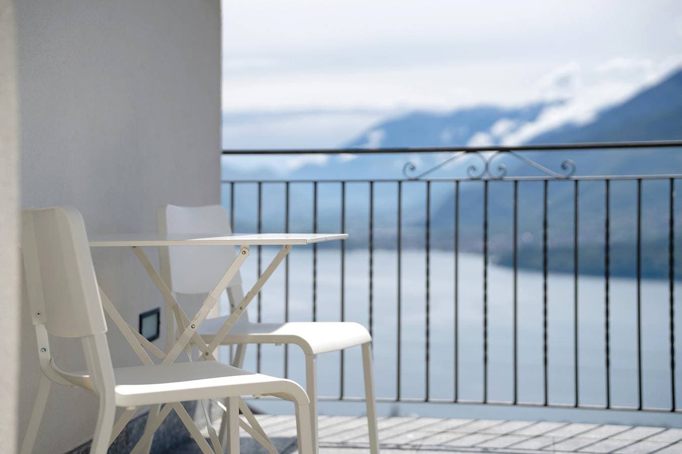Foto 4 von 37: Ferienhaus 'Il Nido Del Colibrì' mit Seeblick, privater Terrasse und WLAN
