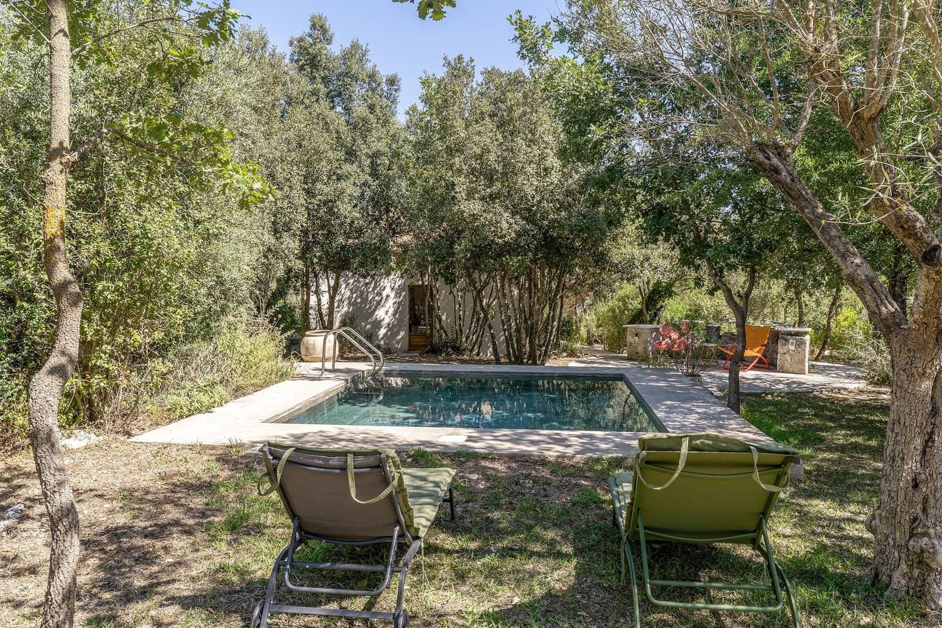 Villa Manghisi immersa nel verde 1