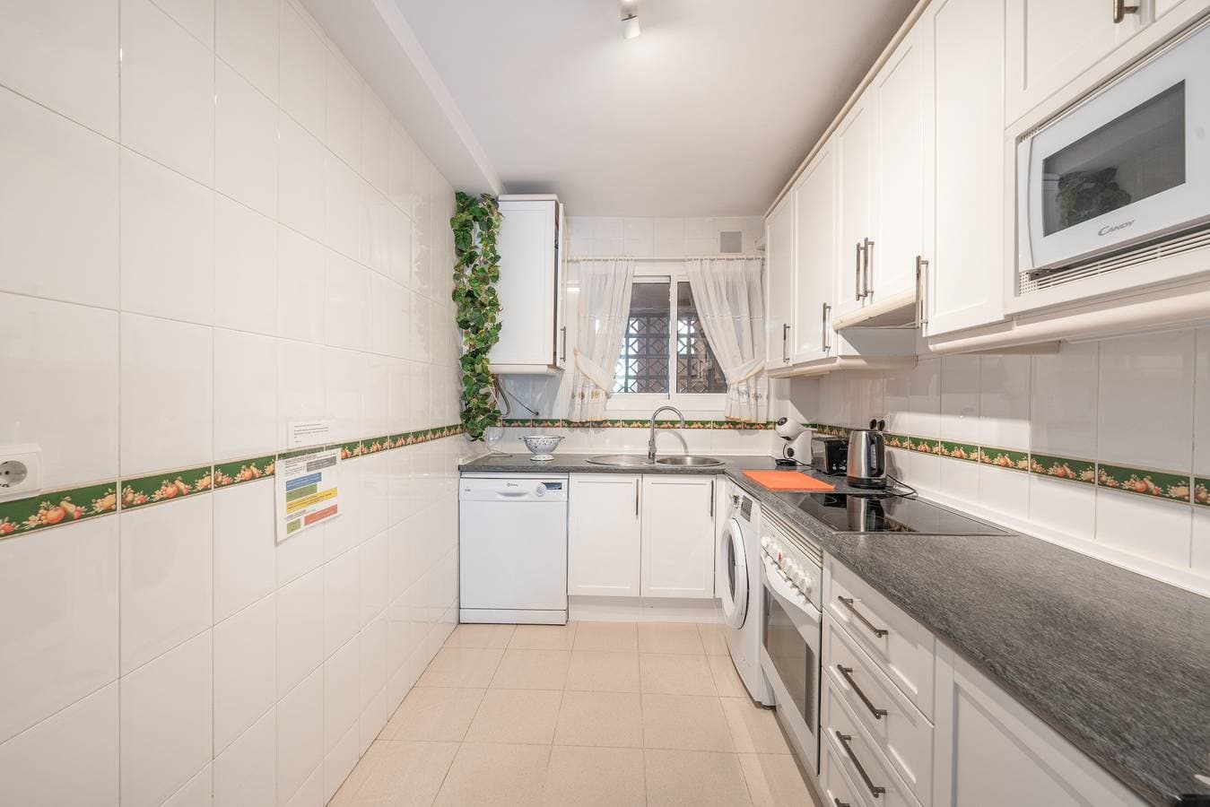 Foto 8 von 27: Marbella Ost – Hervorragende Erdgeschosswohnung in tropischen Gärten – kostenloses WLAN