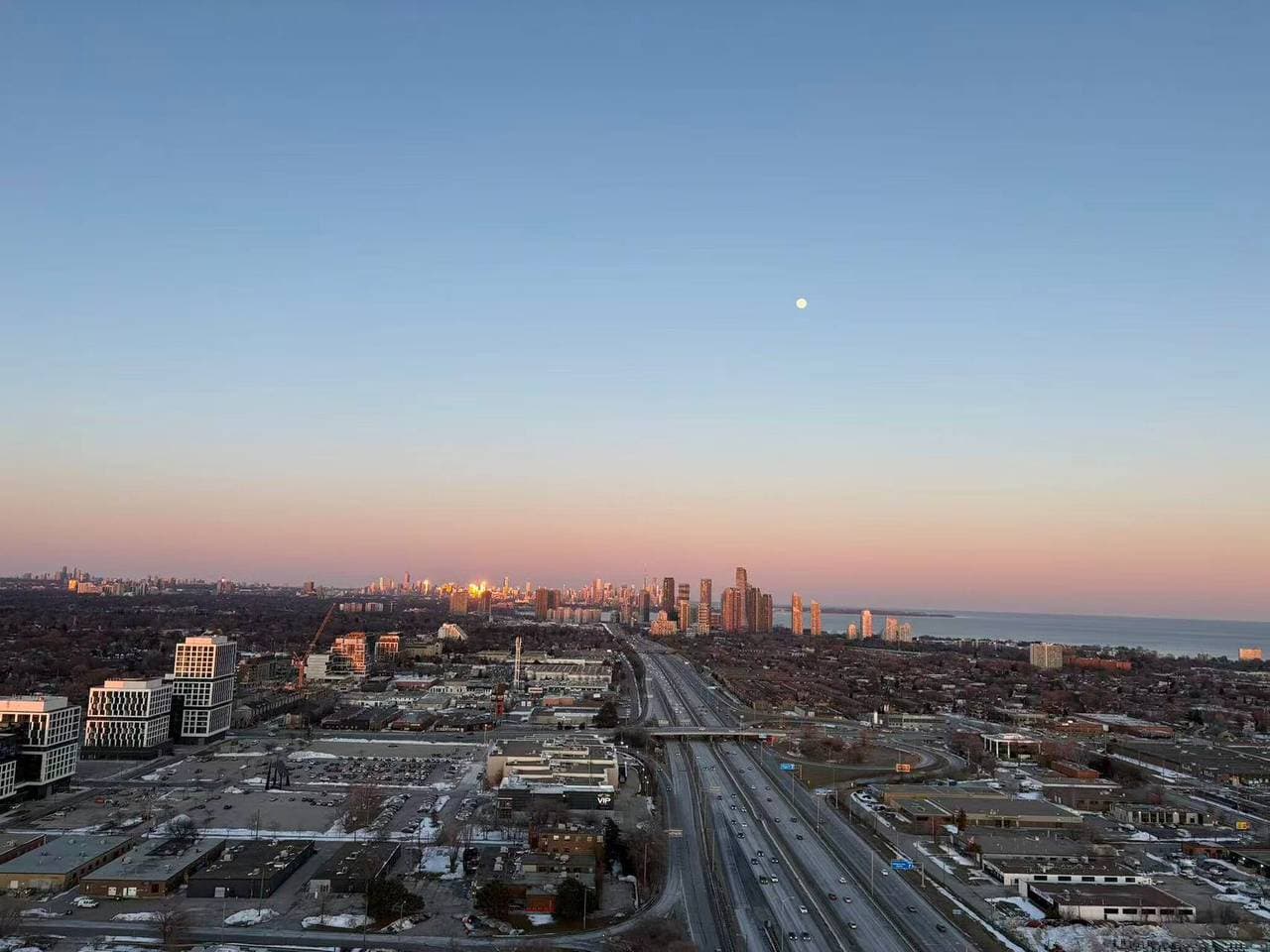 Foto 8 von 31: Helle neue Wohnung mit 3 Schlafzimmern in Etobicoke