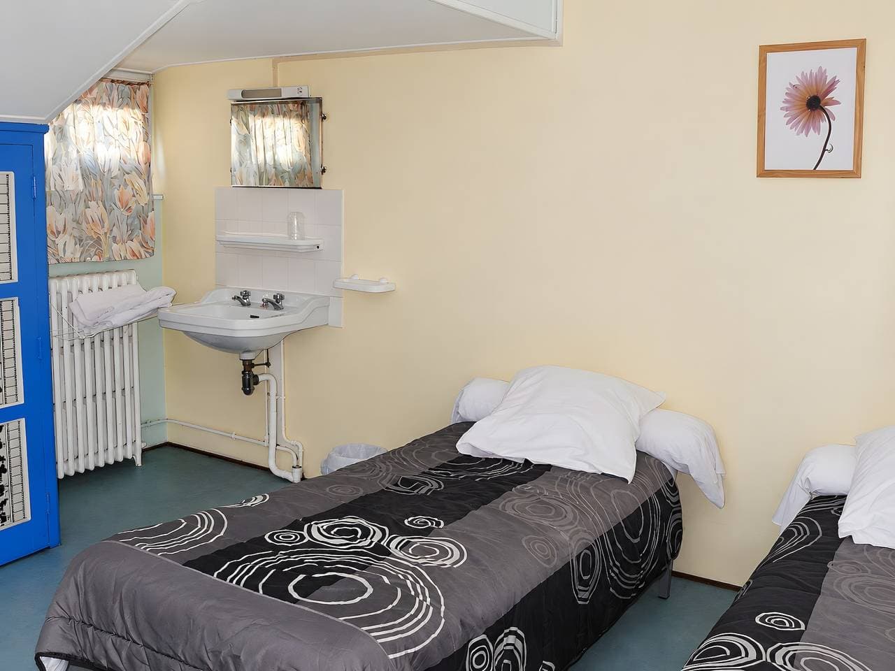 Foto 9 von 17: Ferienhaus 'Chambre Pour 3 Au RDChaussée' mit Bergblick, Gemeinschaftsterrasse & WLAN