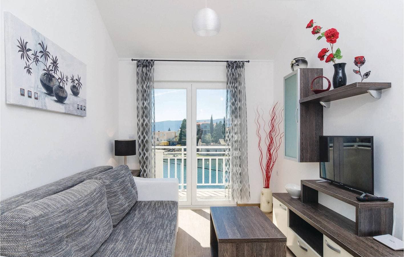 Foto 3 von 25: Modernes Apartment mit Pool, Terrasse und nur 300 m vom Strand entfernt!