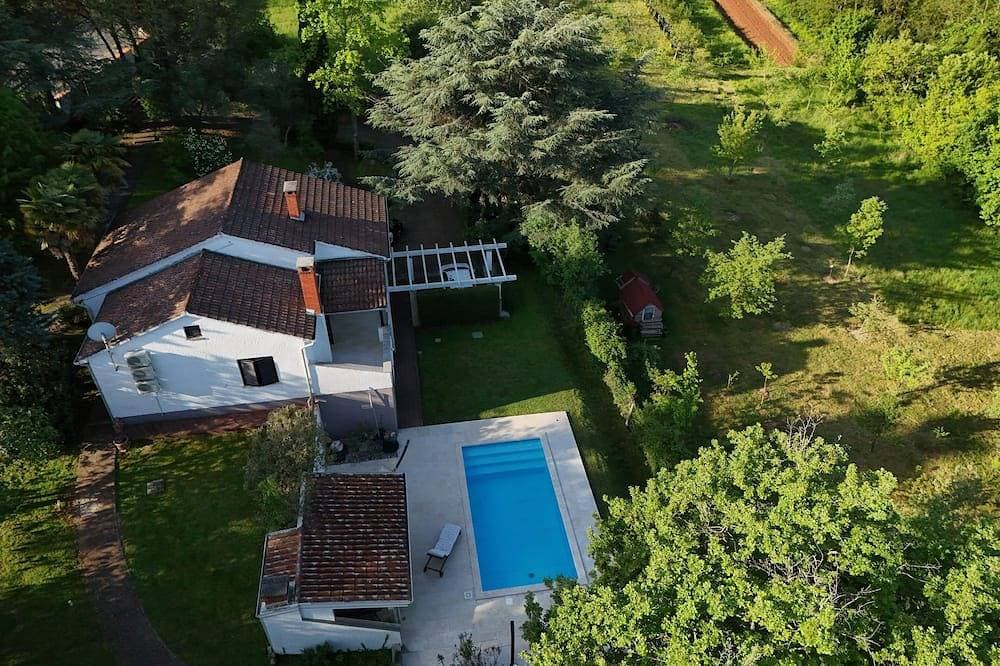 Foto 6 von 26: Villa im Grünen mit eigenem Pool eingetaucht  nicht weit von Porec Strände!