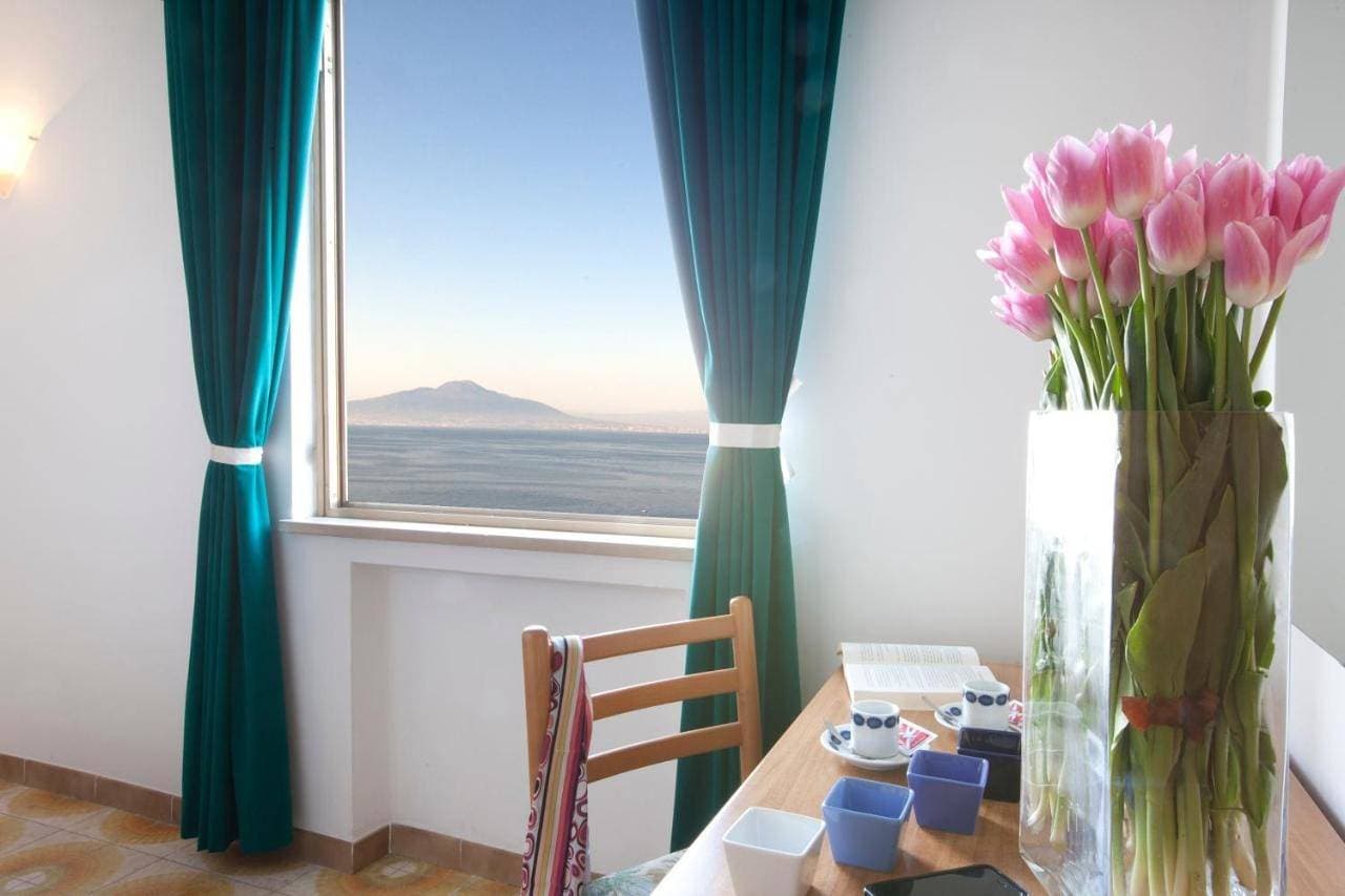 Foto 2 von 9: Quadruple Room with Sea View