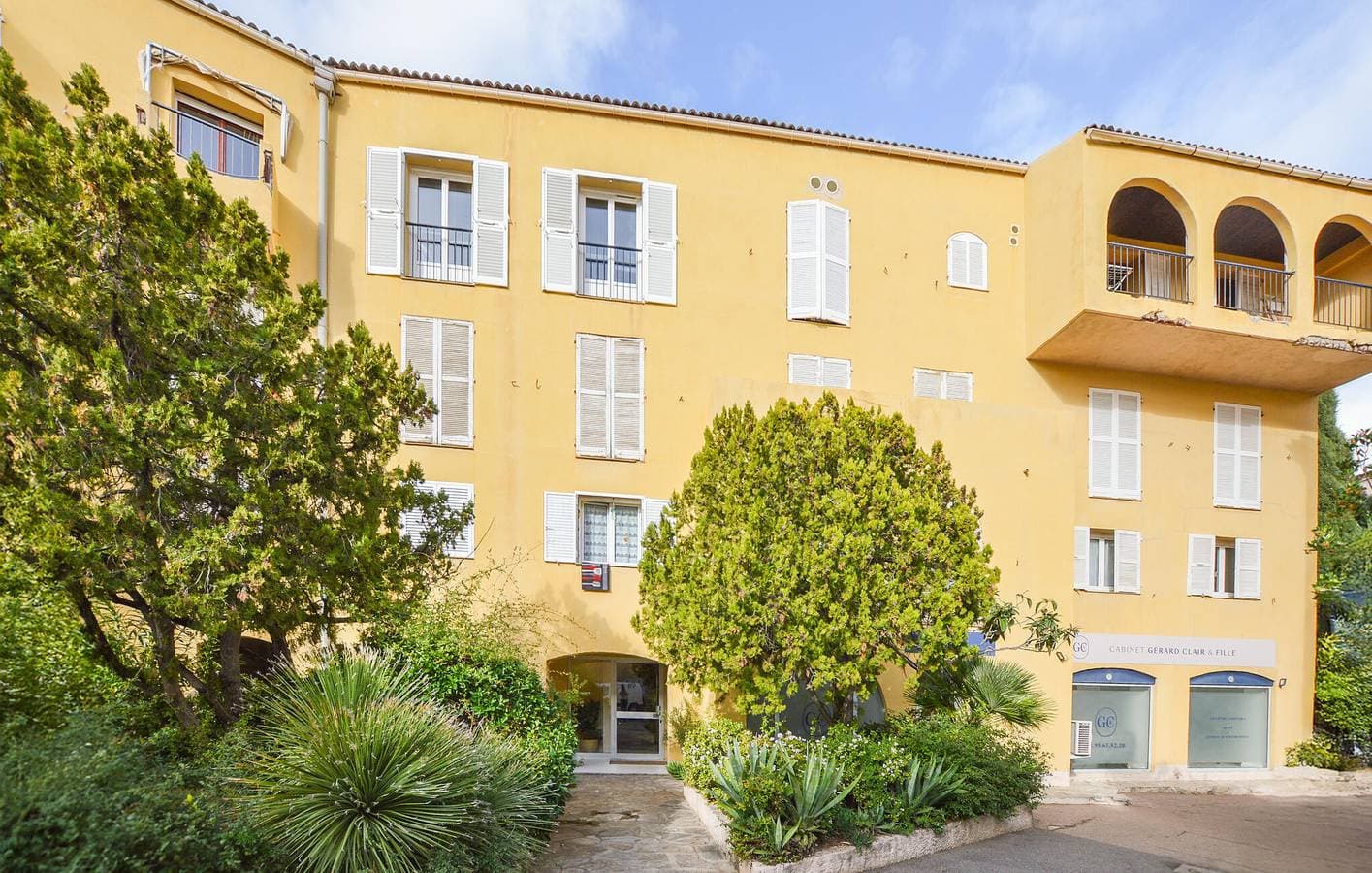 Apartment mit Meerblick, Terrasse und Parkplatz, 800 m von Crique Pietra entfernt 1