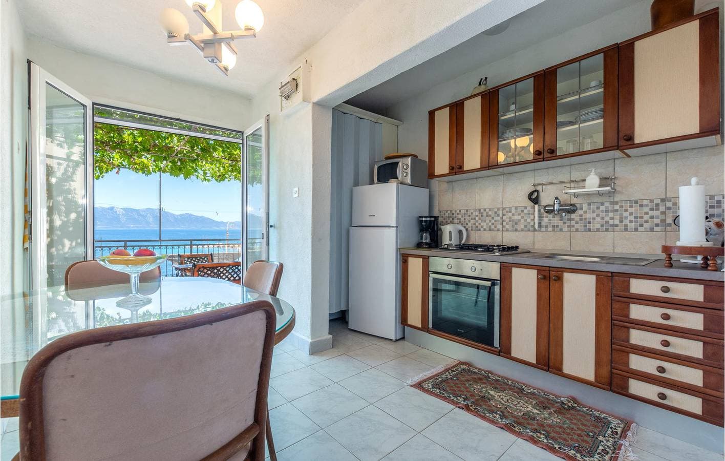 Foto 3 von 31: Gemütliche Ferienwohnung mit Terrasse, WLAN und Parkplatz in der Nähe der Küste von Sucuraj