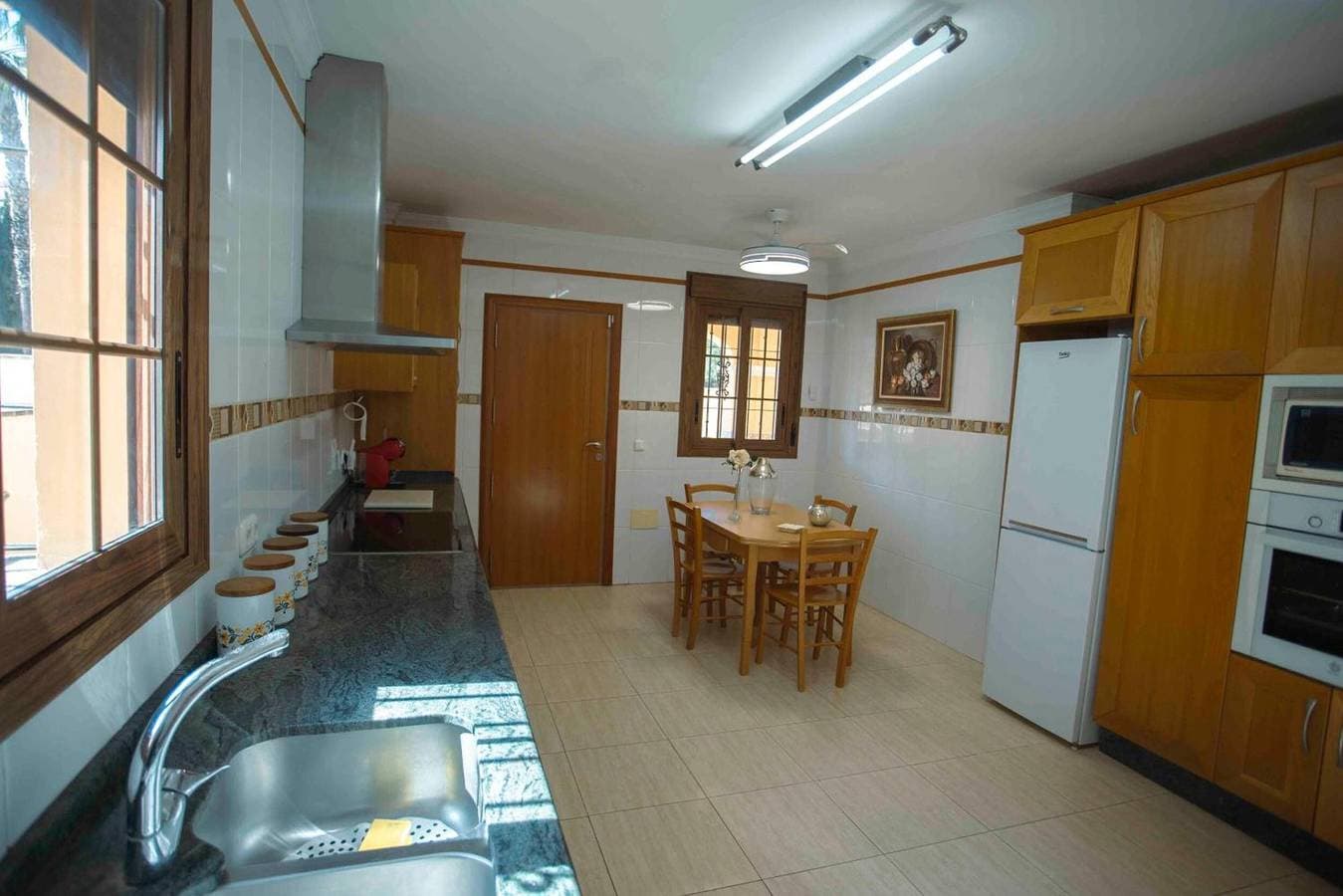 Foto 11 von 40: Villa Ilusión Rincón – Helle, einladende Villa an der Costa del Sol mit Terrasse & Grill