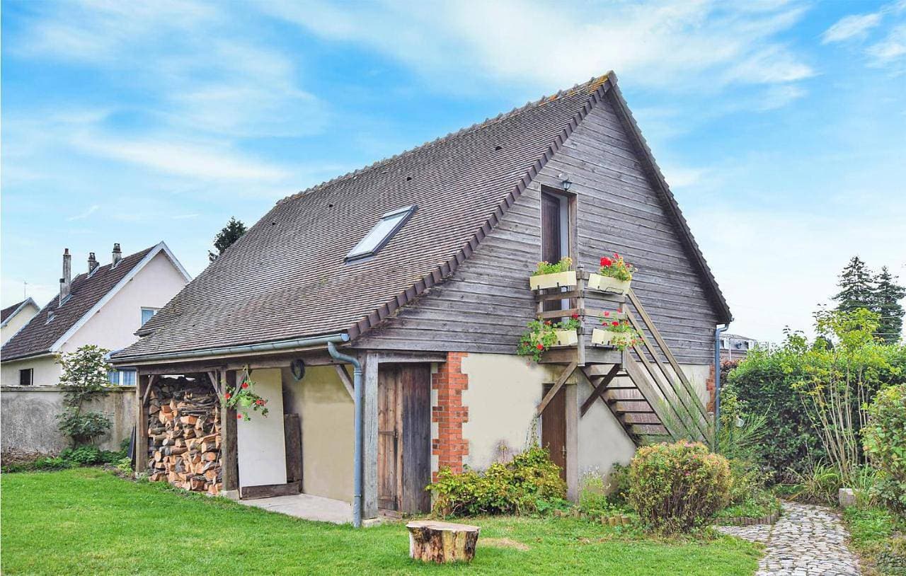 Stunning Apartment In Le Mesnil-Esnard With Wifi 1