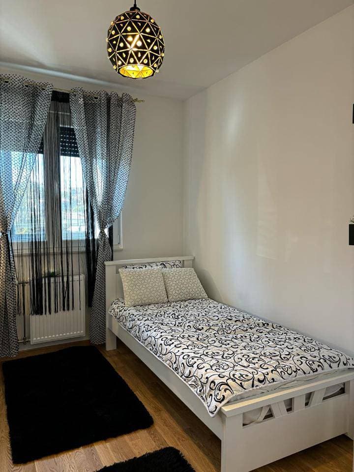 Foto 10 von 37: Two-Bedroom Apartment