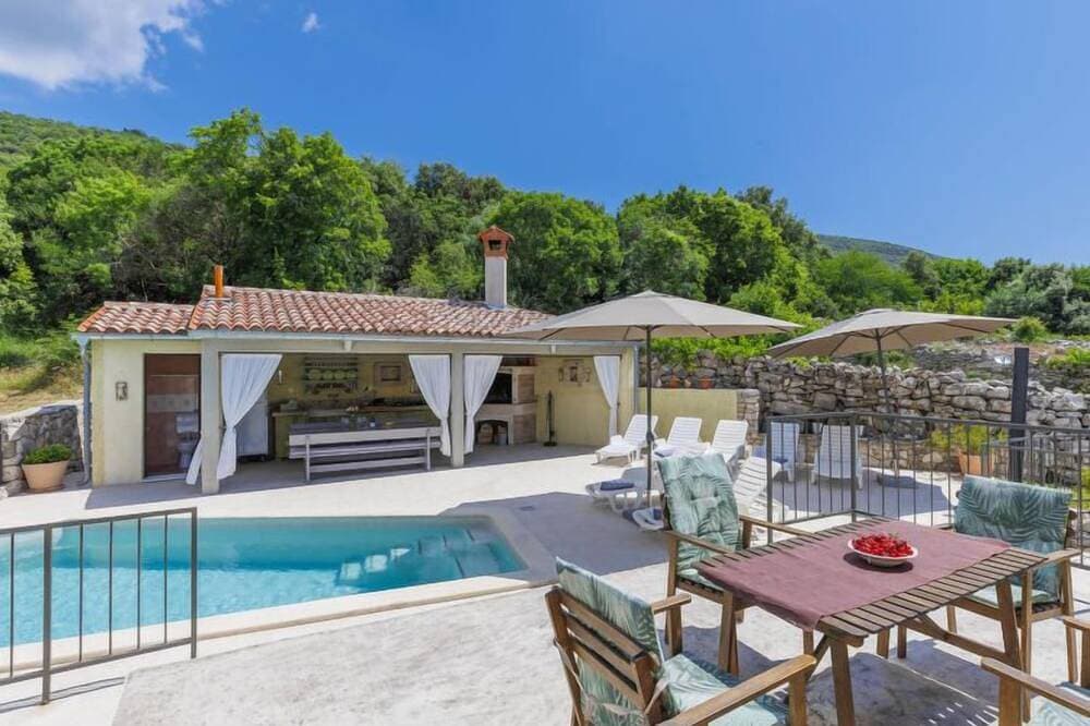 Ferienhaus Lucija 1