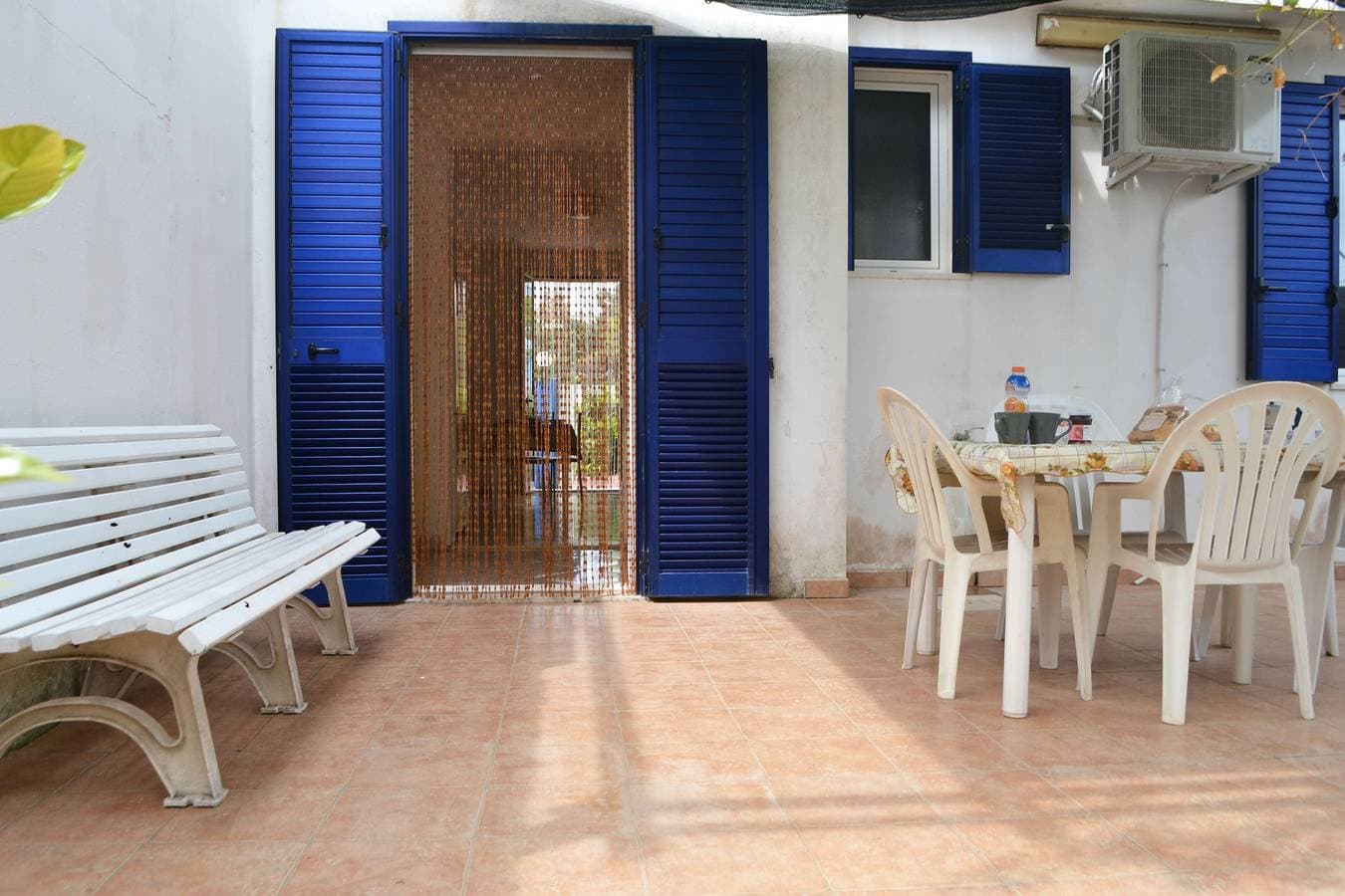 Foto 7 von 33: Bezauberndes Strandhaus mit großen Terrassen und Garten