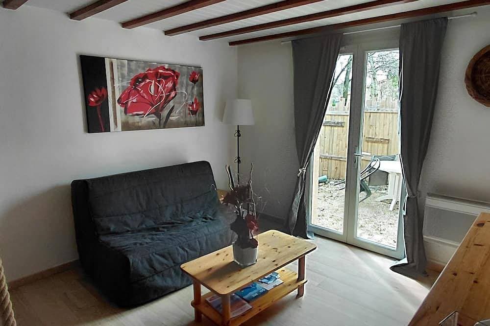 Cocoon in quiet residence with private garden 1