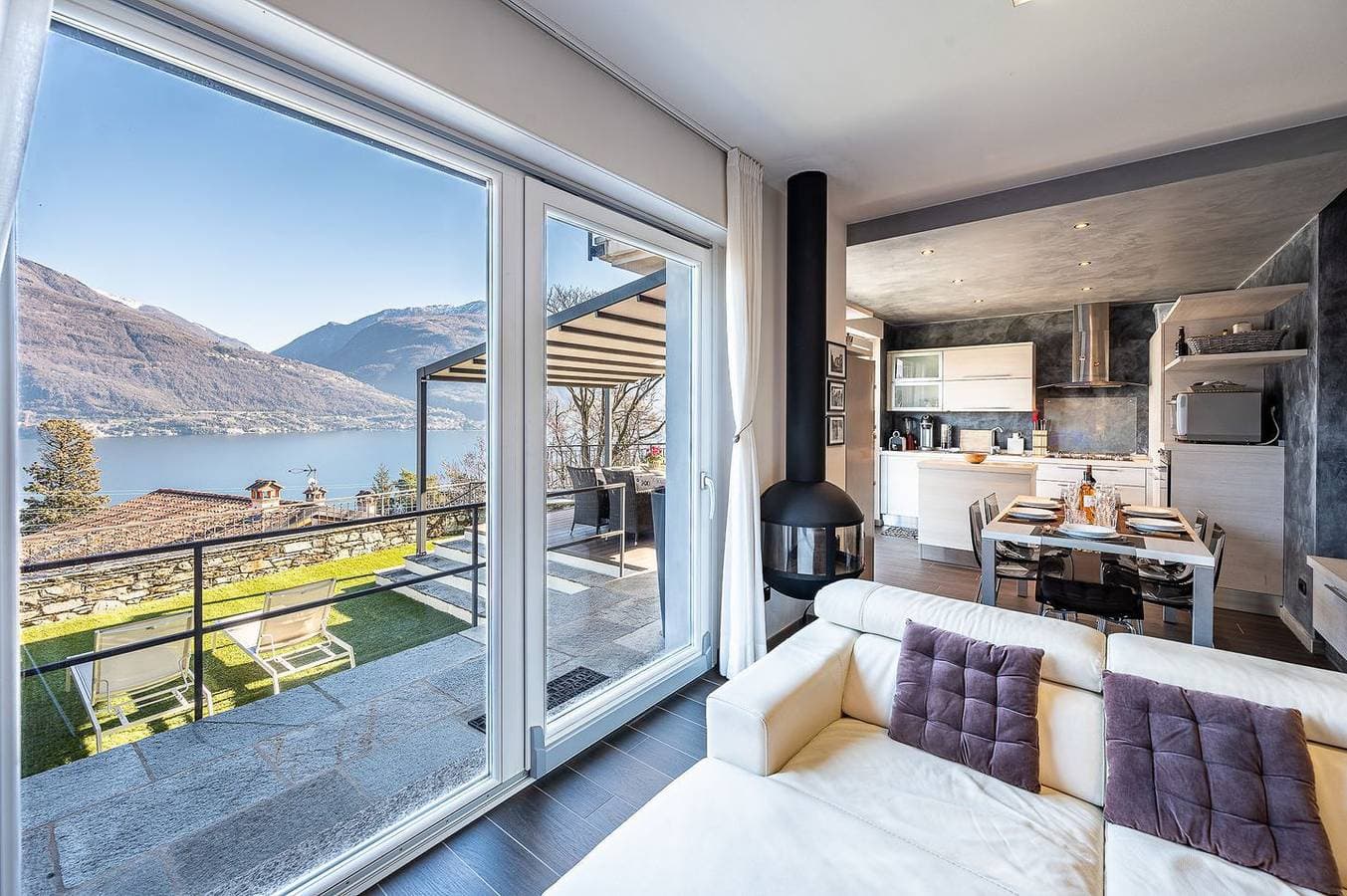 Foto 9 von 51: Casa Verde Ferienhaus mit Panorama-Seeblick