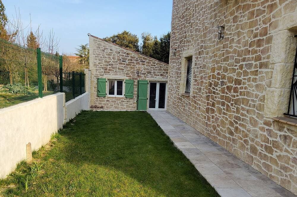 Foto 7 von 11: Studio spa jacuzzi private pool access villa in lorgues-83