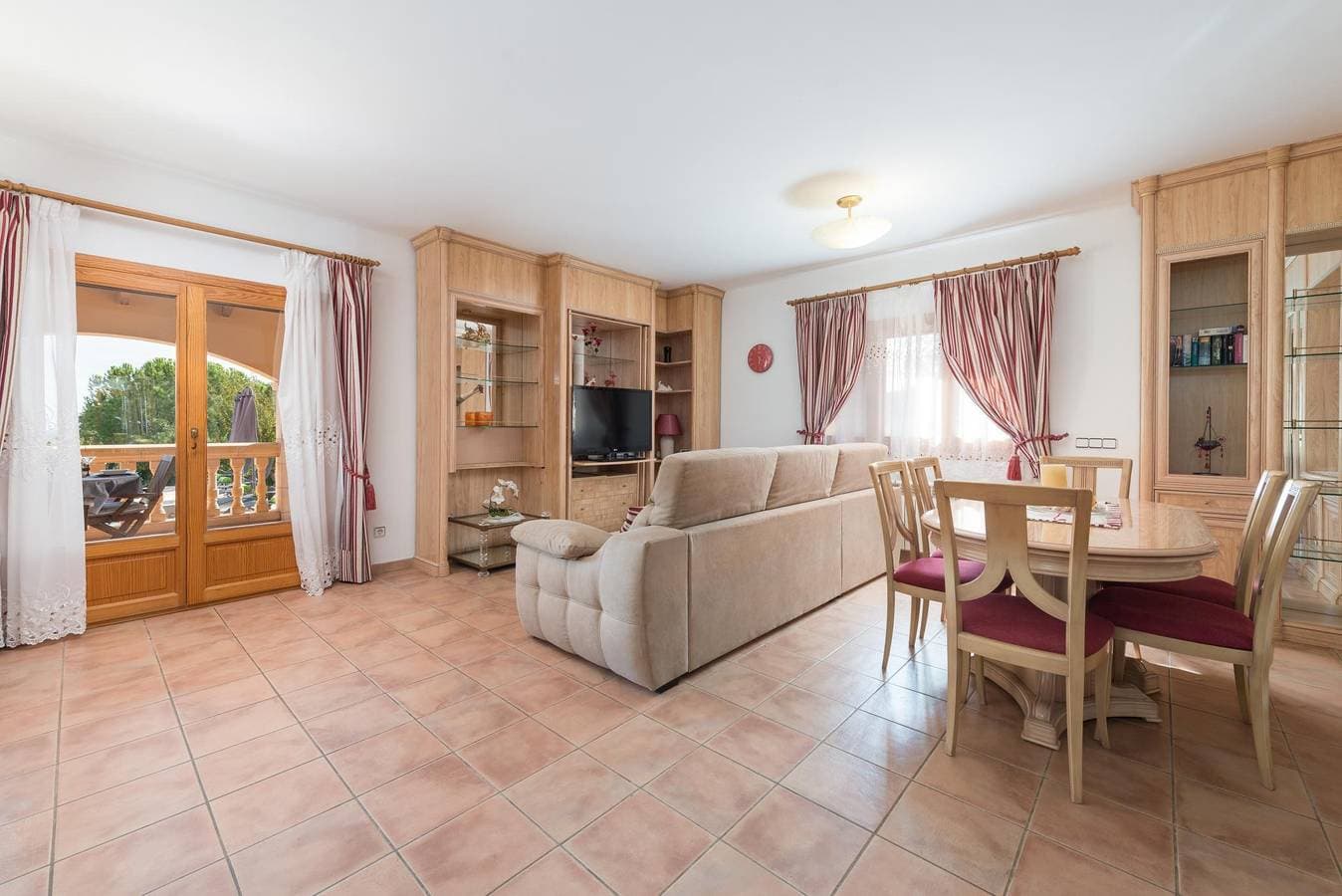 Foto 9 von 37: Solluna - Charmante Villa mit privatem Pool und schönem Blick auf das Dorf Son Servera, nur 3km vom Strand Cala Bona entfernt. WiFi gratis