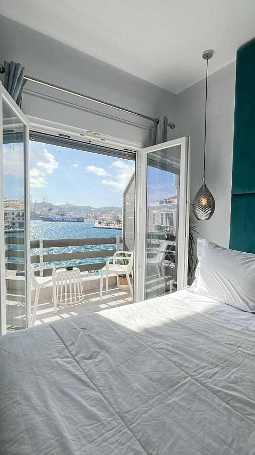 DIIO Suites 1
