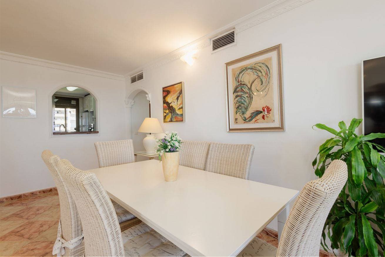 Foto 4 von 31: Apartment direkt am Strand mit Panoramablick auf das Meer, Privatparkplatz, Swimmingpools