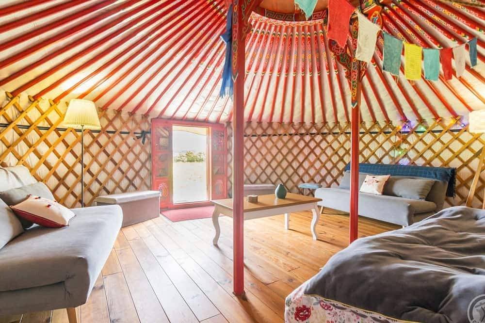 Foto 5 von 17: Yurt-Aufenthalt mit Terrasse und Panoramablick in Denneville