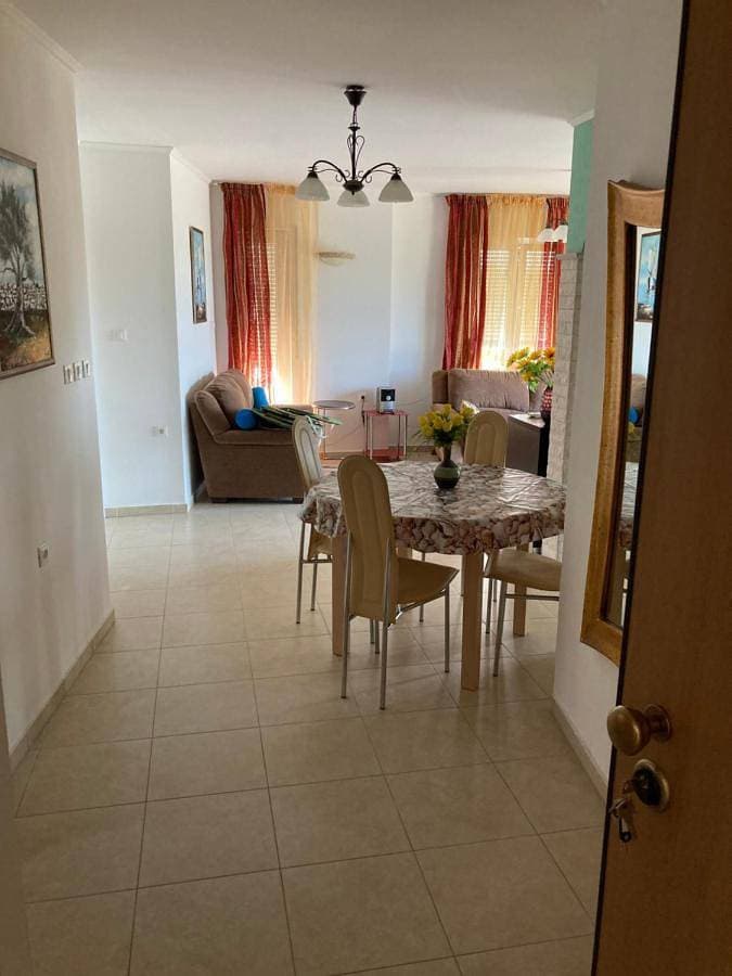 Foto 3 von 16: Two-Bedroom Apartment