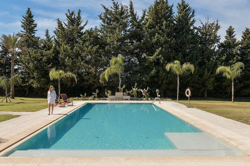 Villa 8 Schlafzimmer + 3 Sofa-Bett (16 +3 Personen) 1