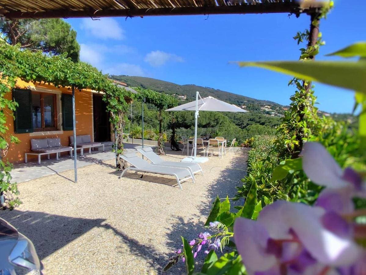 Foto 4 von 5: Villa with Sea View