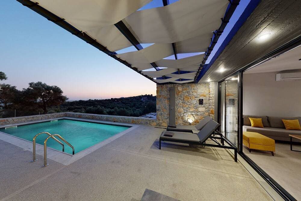 Daelia Villas II of 3 Luxury Villas, private pool, in an enclosed olive grove 1