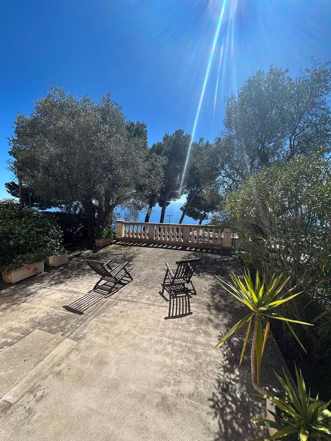 Foto 2 von 13: Garden apartment with breathtaking views over Èze