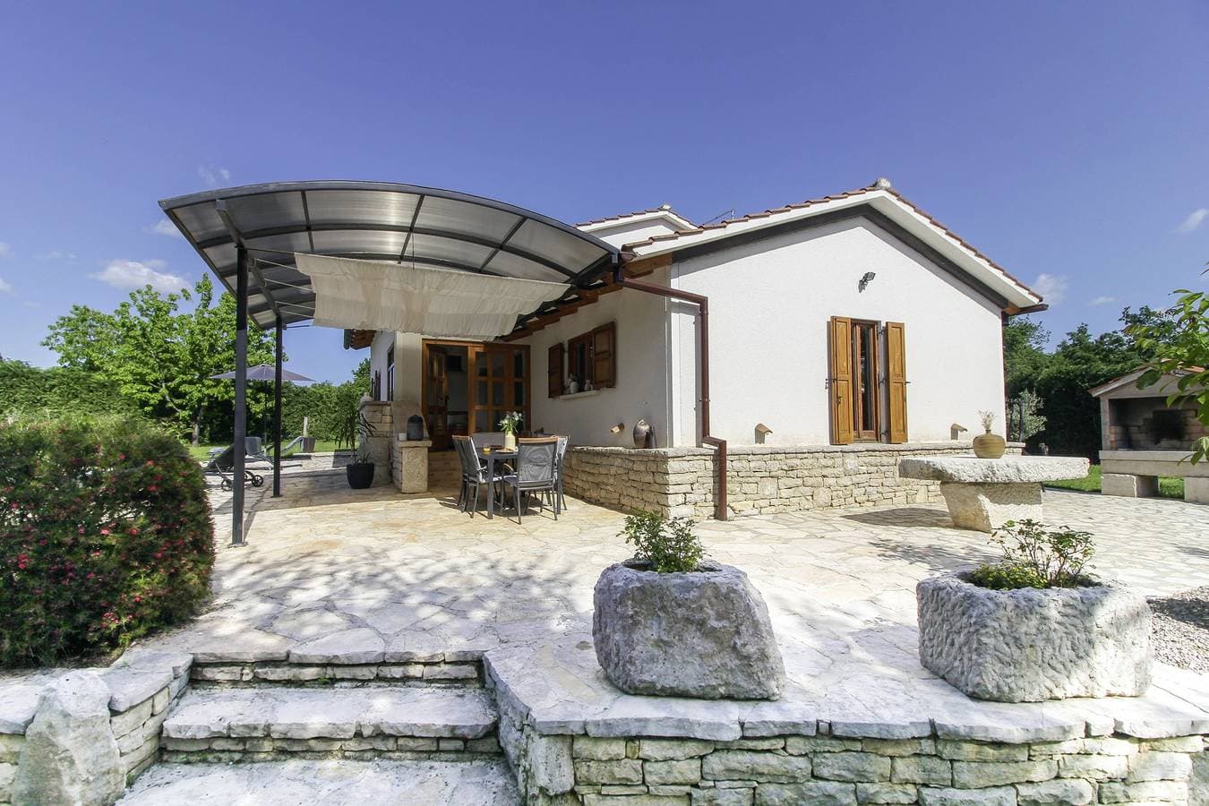 Foto 8 von 24: Ferienhaus Bella Collina * ruhige Lage, 2000 m2 Garten, privater Pool