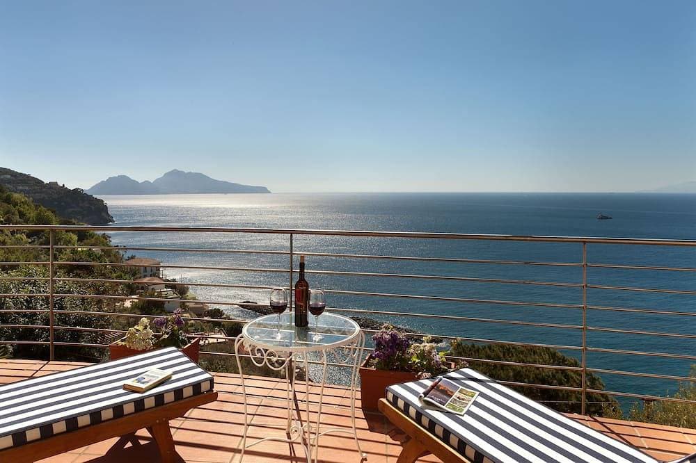 Wunderschöne Villa mit fantastischem Meerblick in Küste von Sorrento 1
