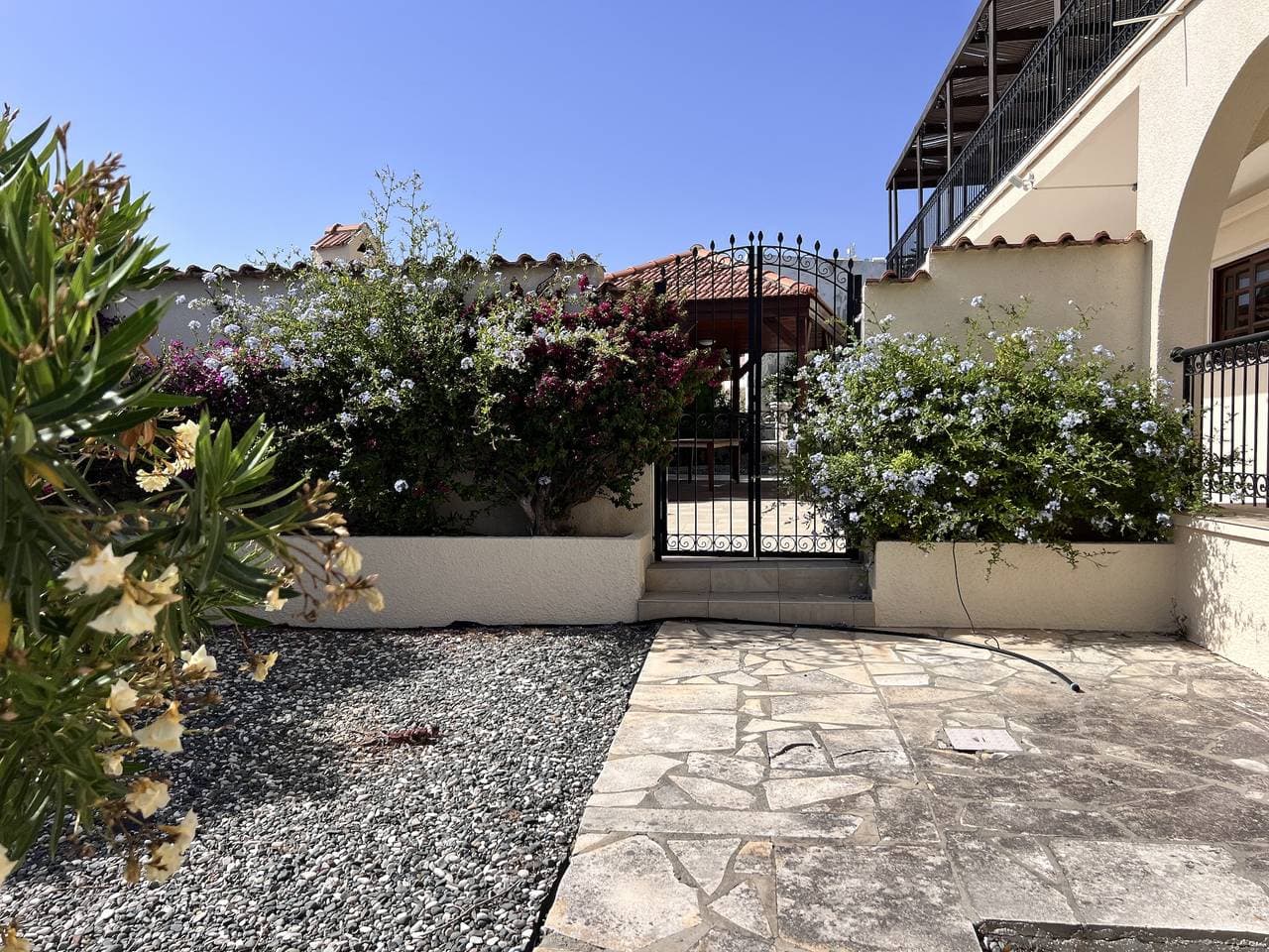 Foto 12 von 25: Charmante Erimi Villa mit privatem Pool und Gartenblick