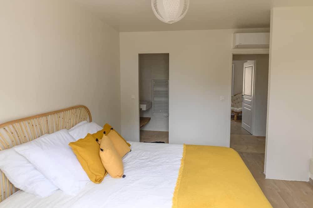 Foto 3 von 30: Agréable Maison Contemporaine Avec Piscine