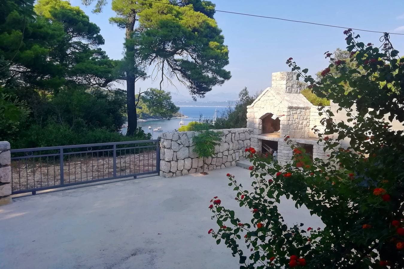 Foto 3 von 12: Studio Appartement mit Terrasse Bucht Saplunara, Mljet As-4896-a
