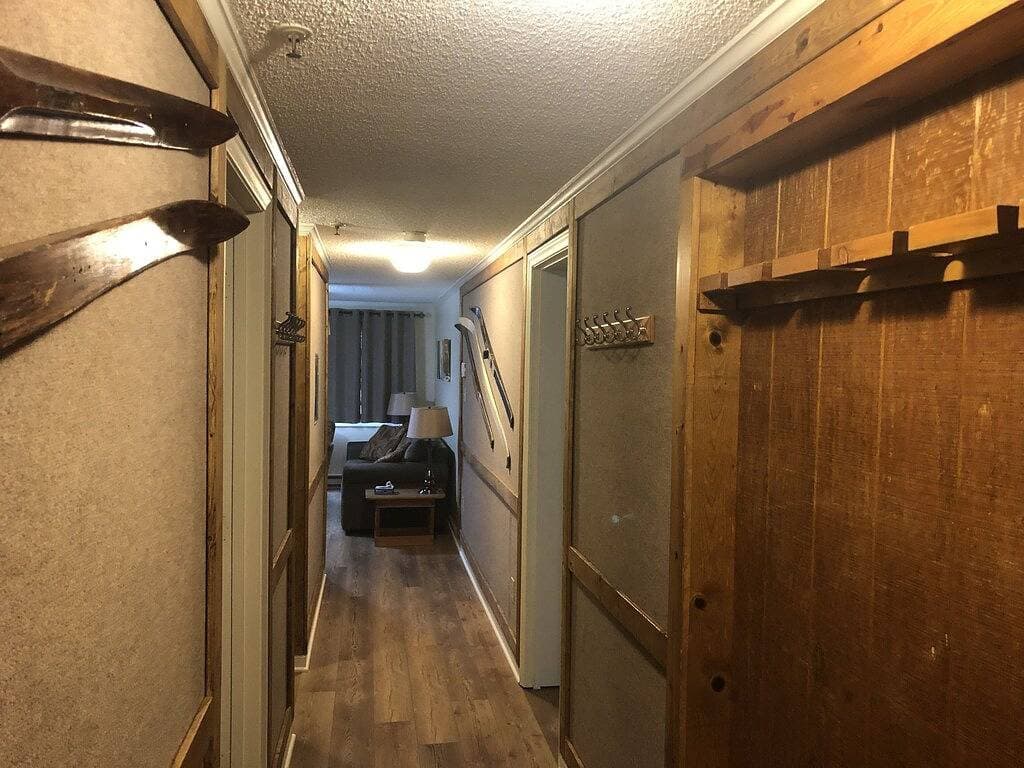 Foto 2 von 55: 2Br Moutain Lodge im Dorf, 1. Stock, Ski in / Ski out - Beste Lage