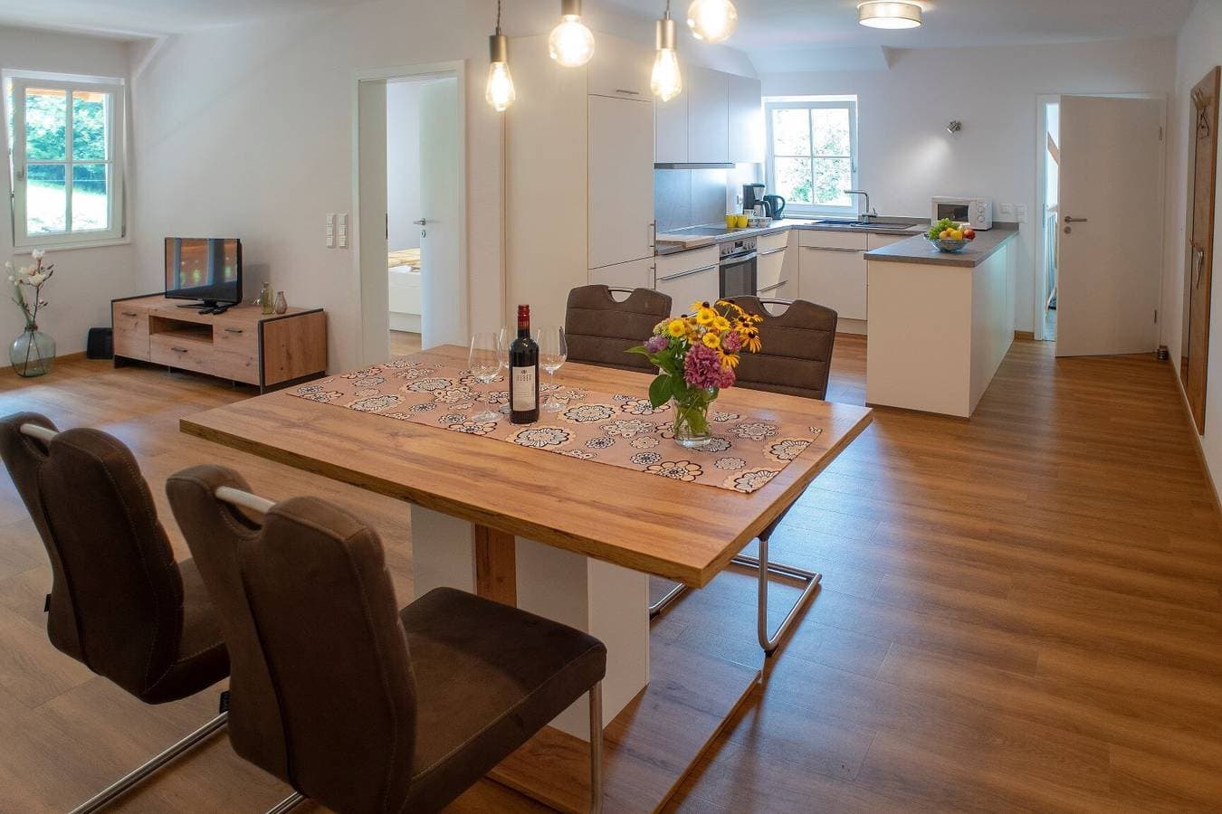 Foto 7 von 17: Ferienwohnung Löwenzahn mit Bergblick, Gemeinschaftsterrasse und WLAN