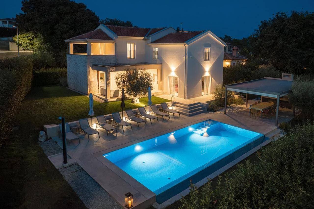 Luxury Villa MaK with Heated Pool near Poreč 1